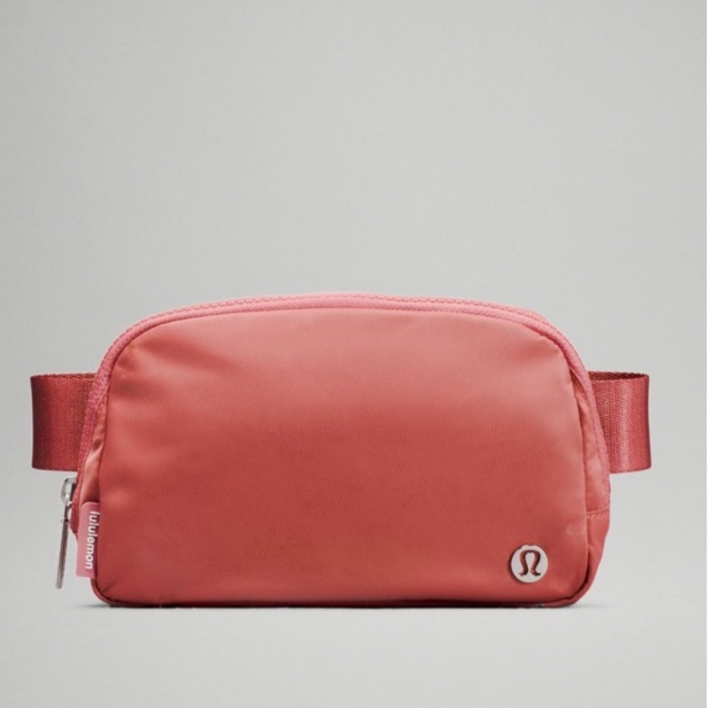 NWT Lululemon Everywhere Belt Bag -Briar Rose